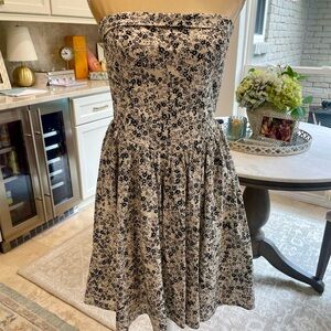 Wayf Fit and flare dress floral pattern